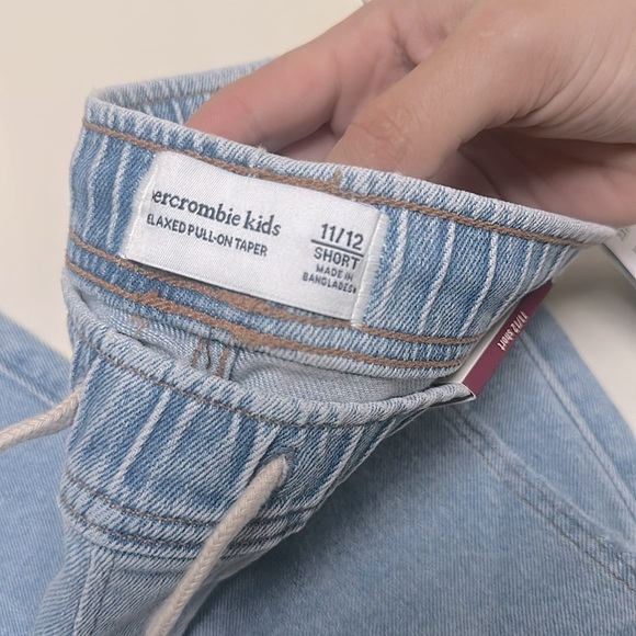 🆕 ABERCROMBIE KIDS relaxed pull on taper jeans size 11/12 Short - Picture 4 of 7